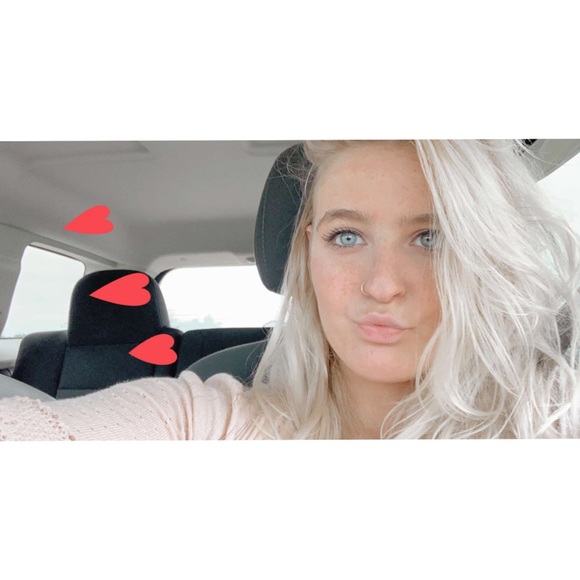 Meet your Posher, Audeana - Picture 1 of 1